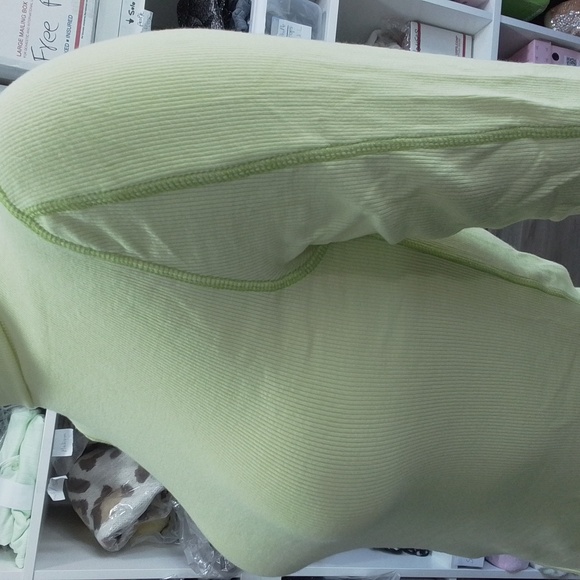 BDG Lemon Green Long Sleeve Turtleneck  Fitted Jersey Knit Large Top NEW - Picture 11 of 16